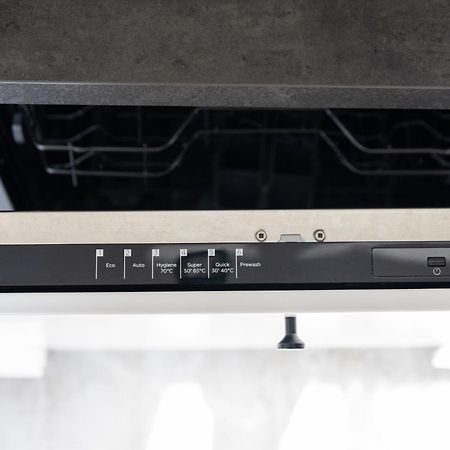 Vaz Apartments Essen, Kueche, Wlan, Tv, Netflix, Ca 15 Min Messe U Hbf Luaran gambar